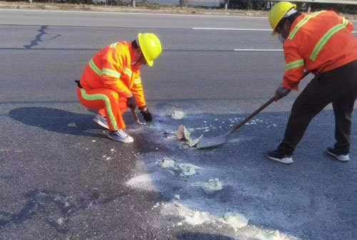 东坑镇公路下沉注浆加固